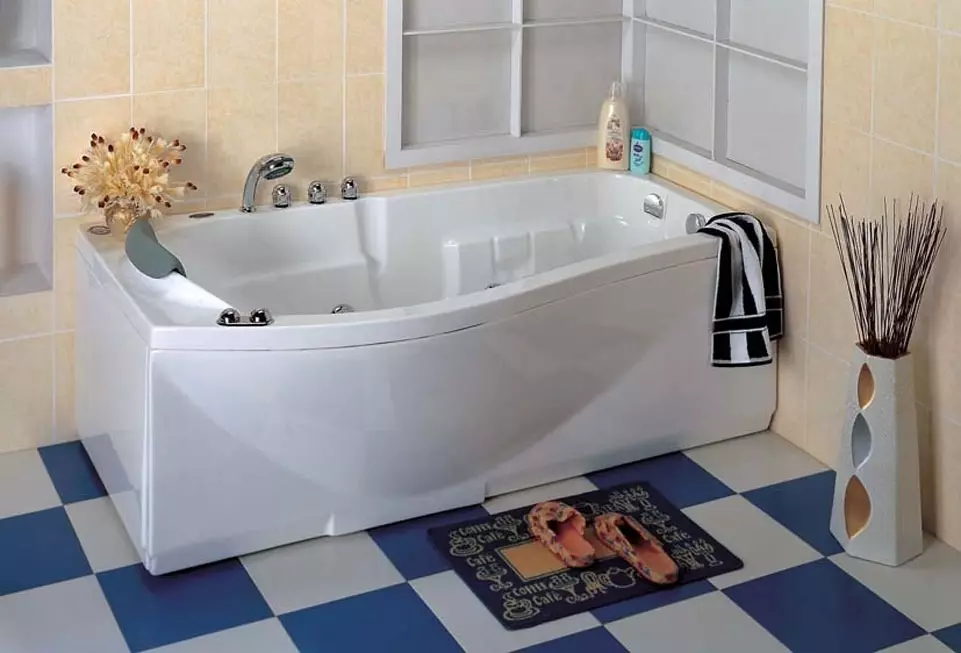 Baños metálicos: 140x70 cm e 150x70 cm, 170x70 cm e outras dimensións estándar. Canto bañeira pesa? Vantaxes e desvantaxes 10250_42