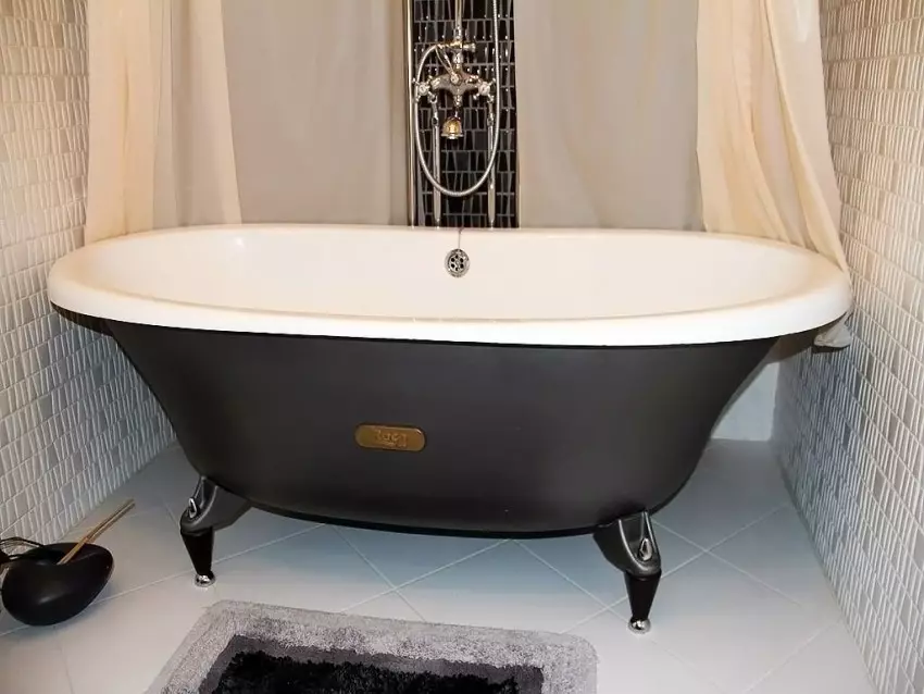 Metal baths: 140x70 cm and 150x70 cm, 170x70 cm and other standard dimensions. How much bath weighs? Advantages and disadvantages 10250_5