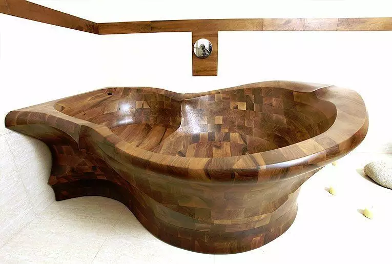 Drevené kúpele (53 fotiek): Plusy a nevýhody drevených kúpeľov a výberu Tipy 10260_25
