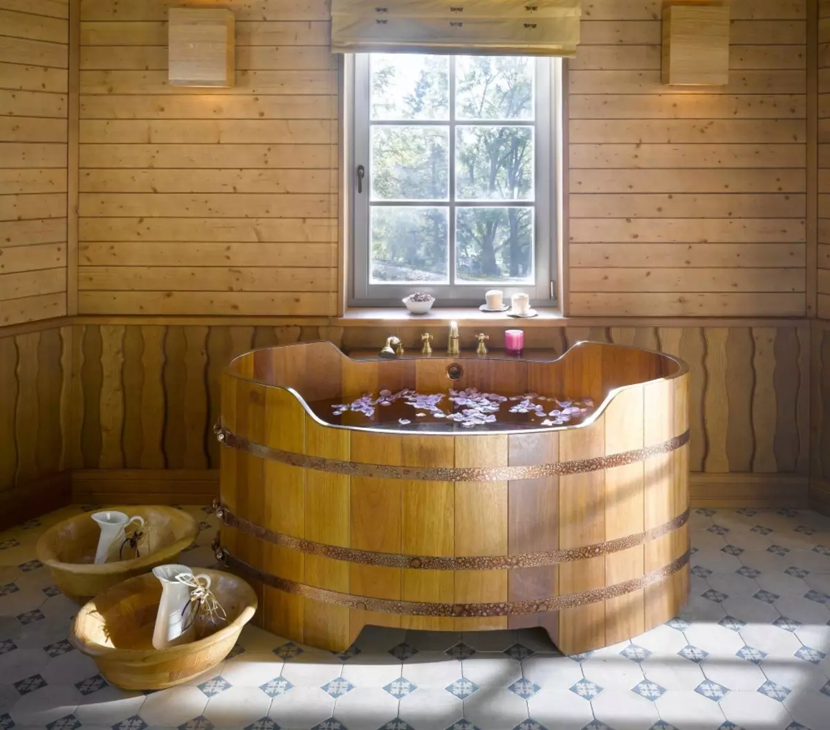 Drevené kúpele (53 fotiek): Plusy a nevýhody drevených kúpeľov a výberu Tipy 10260_26