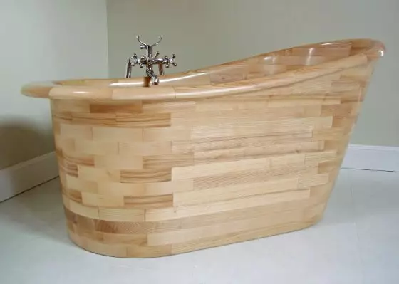 Drevené kúpele (53 fotiek): Plusy a nevýhody drevených kúpeľov a výberu Tipy 10260_44