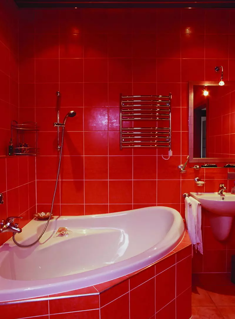 Beépített fürdők (66 fotók): ovális és téglalap alakú beágyazott modell modell a belső térben 10262_52
