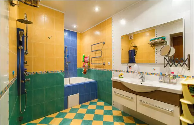 Kollane vannituba (60 fotot): kollased keraamilised plaadid vannitoa disainis ja muudes viimistlusmaterjalides 10280_24