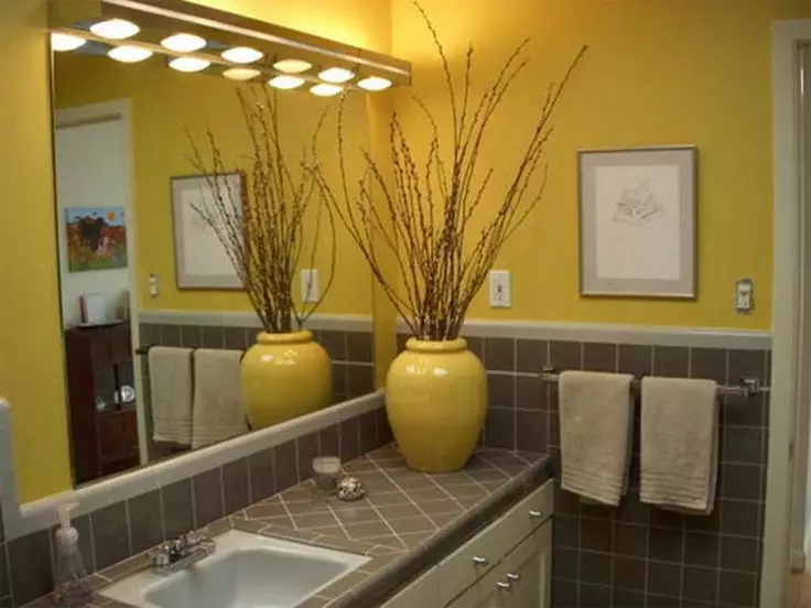 Rumena kopalnica (60 fotografij): rumene keramične ploščice v kopalniškem oblikovanju in drugih končnih materialih 10280_35