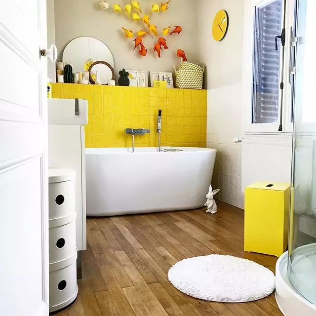 Rumena kopalnica (60 fotografij): rumene keramične ploščice v kopalniškem oblikovanju in drugih končnih materialih 10280_7
