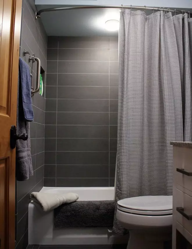 Штори для душової кабіни: тканинні штори та інші моделі для душової кабінки. Як їх підібрати? 10296_19