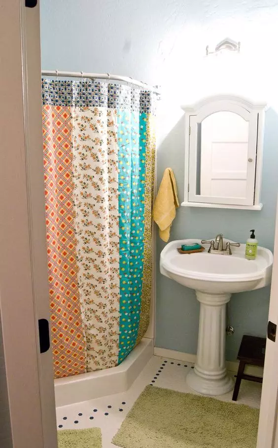 Штори для душової кабіни: тканинні штори та інші моделі для душової кабінки. Як їх підібрати? 10296_49