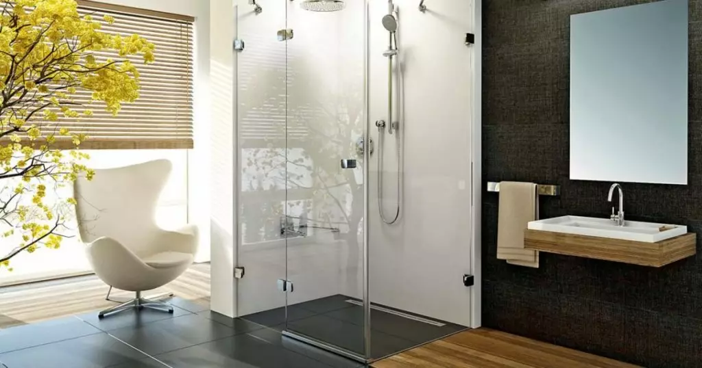 Kabiny prysznicowe szklane (87 zdjęć): typy szklane. Modele z paletą, kątową i kwadratową 90x90 cm ze szklanymi ścianami, inne 10333_68