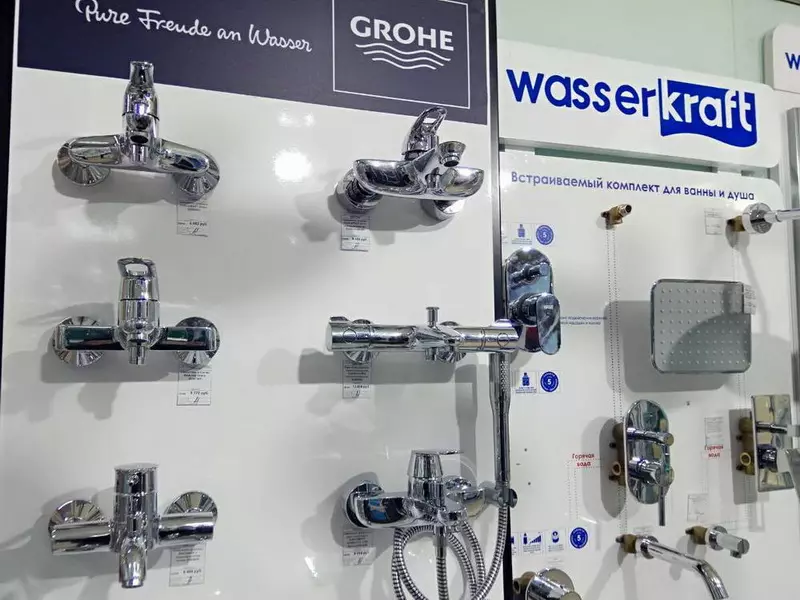 აბაზანა faucet გერმანიიდან: აირჩიეთ ამწე გერმანული ნიჟარები, ხანგრძლივი დაღვრაზე და fastening ბორტზე საუკეთესო ფირმები 10349_7