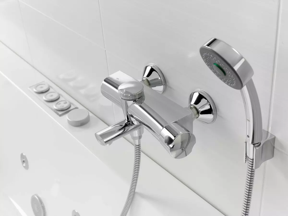 Mixers dengan termostat untuk bilik mandi: penarafan model termostatik, pilihan adalah muncung, dua kali dan model lain 10367_13