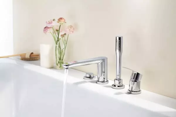 Sandless საშხაპე faucets: თვისებები ერთი გადასცა კედლის მიქსერები აბაზანა და საშხაპე მოდელები გარეშე spout 10379_14