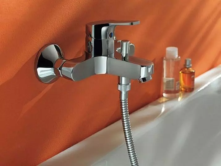 Mixers met een douche voor een bad (80 foto's): Hoe kiezen? Russische douchekranen, uit Duitsland en andere landen, tweepersoonskamer en single-art, eigenaar beoordelingen 10380_10