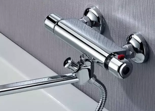 Maišytuvai su dušu vonios (80 nuotraukų): kaip pasirinkti? Rusijos dušo kranai, iš Vokietijos ir kitų šalių, dvivietis kambarys ir vienas menas, savininko apžvalgos 10380_13