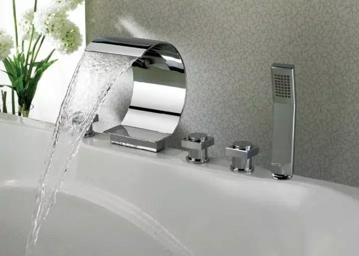 Mixers met een douche voor een bad (80 foto's): Hoe kiezen? Russische douchekranen, uit Duitsland en andere landen, tweepersoonskamer en single-art, eigenaar beoordelingen 10380_21