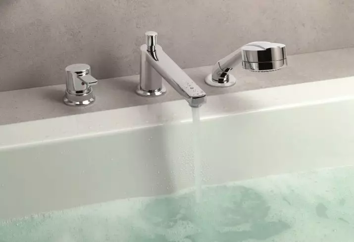 Sekoittimet, joissa on suihku kylpyyn (80 kuvaa): Miten valita? Venäläiset suihkusuihkutut nosturit, Saksasta ja muista maista, kahden hengen huoneista ja yhden taitaisesta, omistajan arvosteluja 10380_26