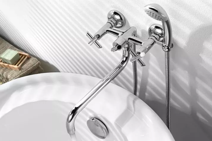 Mixers met een douche voor een bad (80 foto's): Hoe kiezen? Russische douchekranen, uit Duitsland en andere landen, tweepersoonskamer en single-art, eigenaar beoordelingen 10380_36