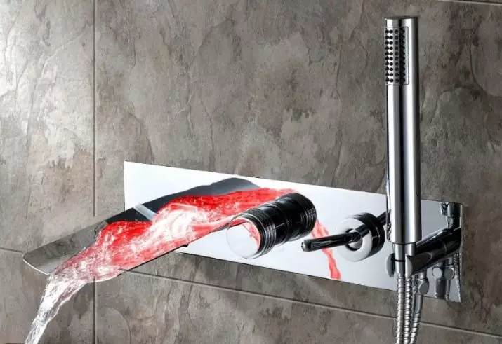Misturadores com chuveiro para um banho (80 fotos): Como escolher? Guindastes de chuveiro russo, de Alemanha e outros países, quarto de casal e arte única, proprietário 10380_42