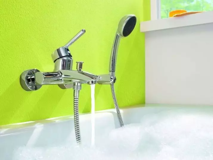 Mixers met een douche voor een bad (80 foto's): Hoe kiezen? Russische douchekranen, uit Duitsland en andere landen, tweepersoonskamer en single-art, eigenaar beoordelingen 10380_46
