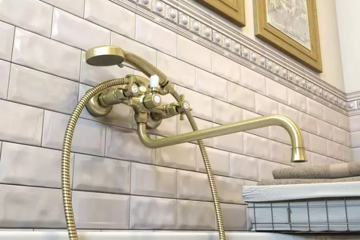 Mélangeurs avec douche pour une baignoire (80 photos): Comment choisir? Grues de douche russe, d'Allemagne et d'autres pays, Double Chambre et Sinto-Art, Propriétaire 10380_70