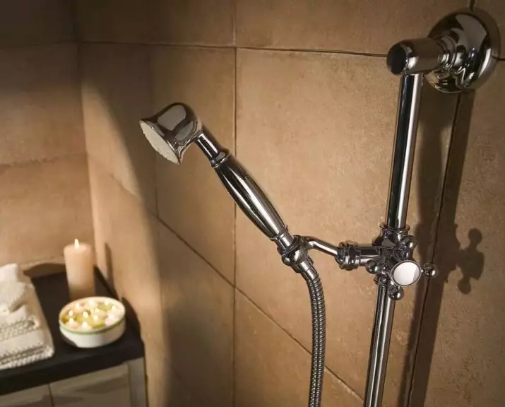Sekoittimet, joissa on suihku kylpyyn (80 kuvaa): Miten valita? Venäläiset suihkusuihkutut nosturit, Saksasta ja muista maista, kahden hengen huoneista ja yhden taitaisesta, omistajan arvosteluja 10380_78