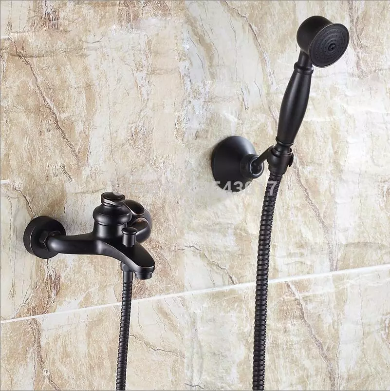 Juoda dušo maišytuvai: Vonios kambario maišytuvų modeliai su matiniu paviršiumi ir kitomis juodomis parinktimėmis 10381_21