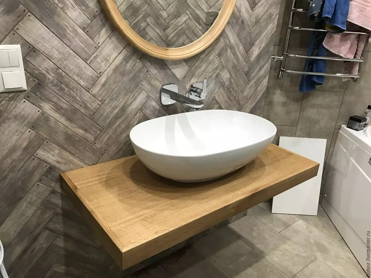 Tabletop v kúpeľni pod umývadlom (67 fotografií): z dlaždíc a mozaikových, akrylových a vlhkosti odolných voči dlaždice a ďalšie možnosti. Optimálna výška tabuľky pod umývadlom 10393_36