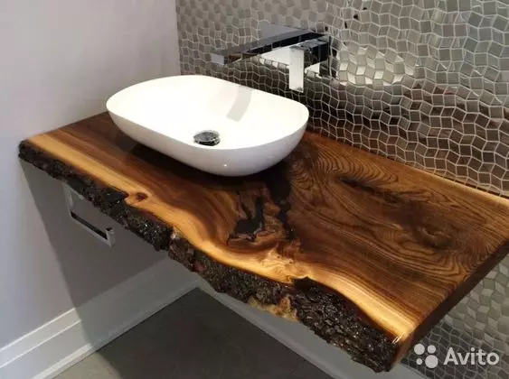 Tabletop v kúpeľni pod umývadlom (67 fotografií): z dlaždíc a mozaikových, akrylových a vlhkosti odolných voči dlaždice a ďalšie možnosti. Optimálna výška tabuľky pod umývadlom 10393_37