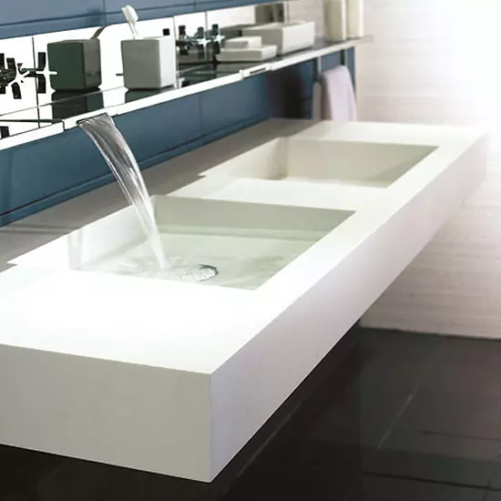 Tabletop v kúpeľni pod umývadlom (67 fotografií): z dlaždíc a mozaikových, akrylových a vlhkosti odolných voči dlaždice a ďalšie možnosti. Optimálna výška tabuľky pod umývadlom 10393_41