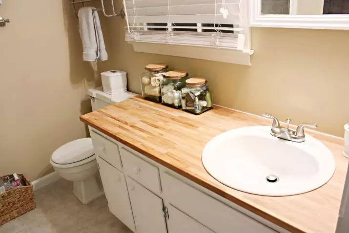 Tabletop v kúpeľni pod umývadlom (67 fotografií): z dlaždíc a mozaikových, akrylových a vlhkosti odolných voči dlaždice a ďalšie možnosti. Optimálna výška tabuľky pod umývadlom 10393_47