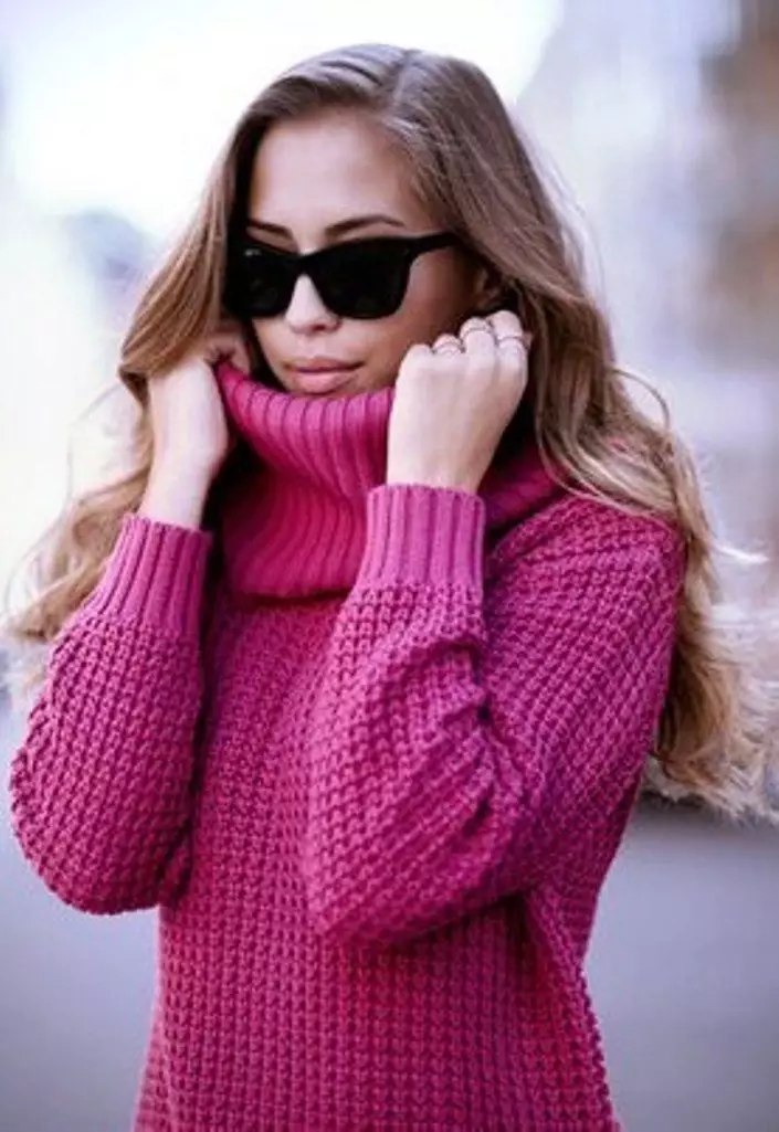 Suéter rosa (62 fotos): Qué usar, suéter, suavemente rosa, esponjoso, rosa pálido, rosa gris, rosa brillante 1039_3