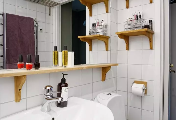 Drevená polica pre kúpeľňu: namontované drevené police v kúpeľni, rohu a umývadle, iné možnosti 10407_12