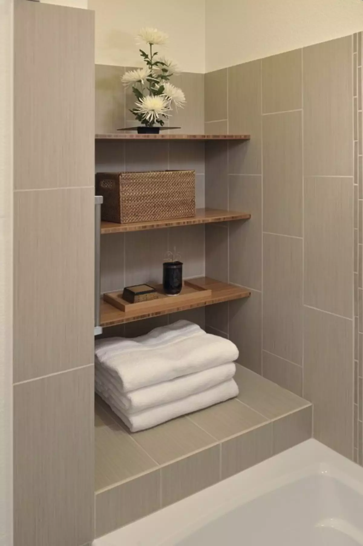 Scaffale in legno per il bagno: ripiani in legno montati in bagno, angolo e lavandino, altre opzioni 10407_7
