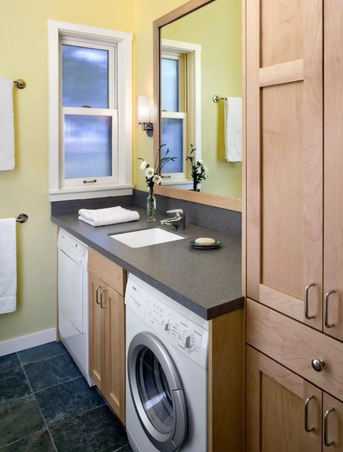 Mesin cuci di kamar mandi (101 poto): fitur desain interior tina interior tina kamar mandi sareng mesin cuci dina gaya modern sareng gaya sanés 10413_16