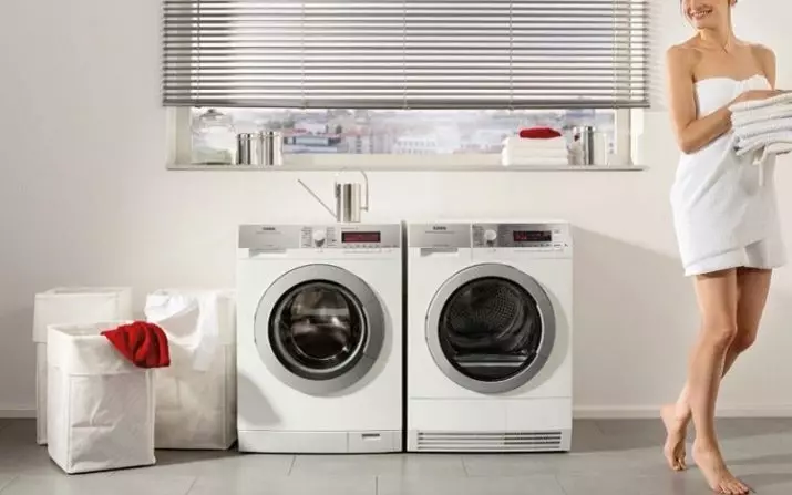 Práčka v kúpeľni (101 fotiek): Interiérové ​​dizajnové vlastnosti interiéru kúpeľne s práčkou v moderných a iných štýloch 10413_2