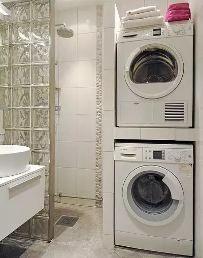 Máquina de lavar roupa no banheiro (101 fotos): Recursos de design de interiores do interior do banheiro com uma máquina de lavar roupa em modernos e outros estilos 10413_39
