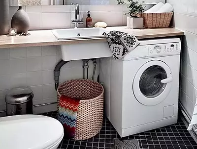 Mesin cuci ing kamar mandi (101 Foto): Fitur desain interior ing njero kamar mandi kanthi mesin cuci ing gaya modern lan gaya liyane 10413_50