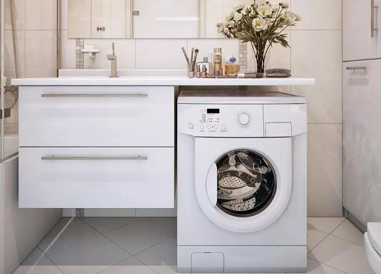 बाथरूम में वॉशिंग मशीन (101 फोटो): आधुनिक और अन्य शैलियों में वॉशिंग मशीन के साथ बाथरूम के इंटीरियर की आंतरिक डिजाइन विशेषताएं 10413_59