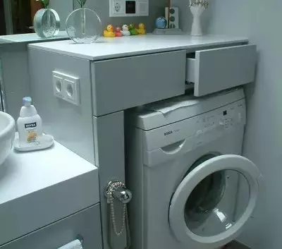 Mesin cuci ing kamar mandi (101 Foto): Fitur desain interior ing njero kamar mandi kanthi mesin cuci ing gaya modern lan gaya liyane 10413_62