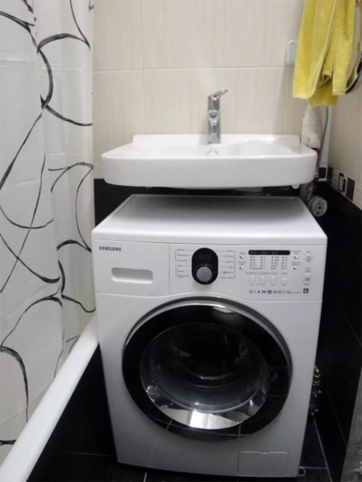 बाथरूम में वॉशिंग मशीन (101 फोटो): आधुनिक और अन्य शैलियों में वॉशिंग मशीन के साथ बाथरूम के इंटीरियर की आंतरिक डिजाइन विशेषताएं 10413_68