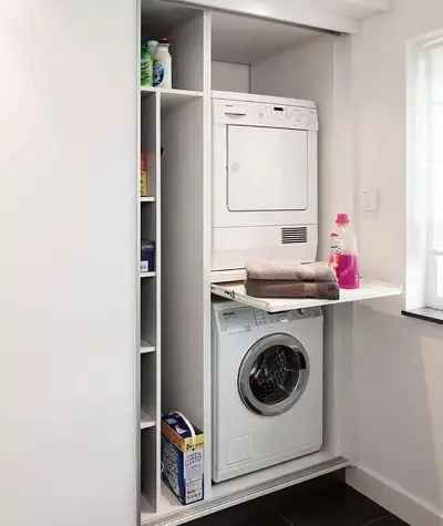Máquina de lavar roupa no banheiro (101 fotos): Recursos de design de interiores do interior do banheiro com uma máquina de lavar roupa em modernos e outros estilos 10413_93