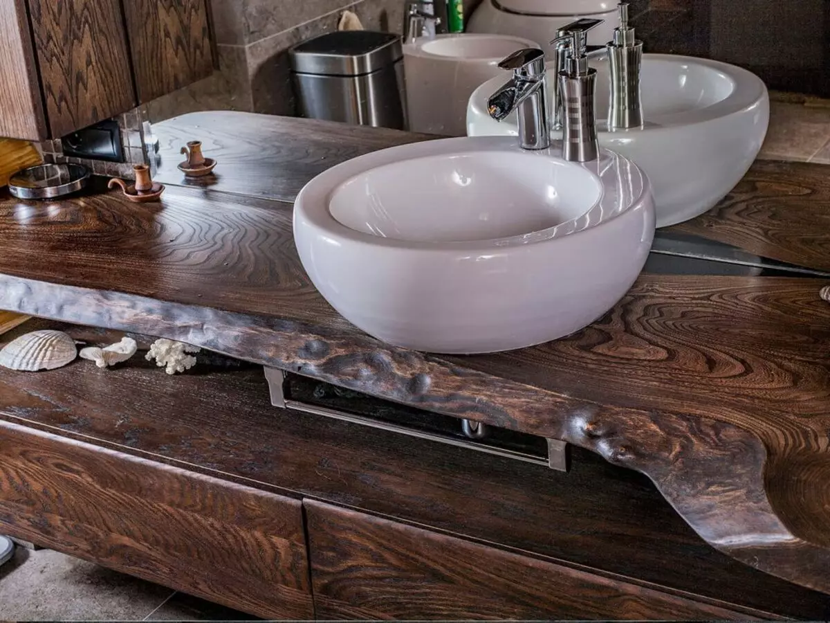 Medinis stalviršis vonios kambaryje: pasirinkimas po kriauklės stalviršiais iš Slaba, masyvo ir kitų medžiagų 10415_24