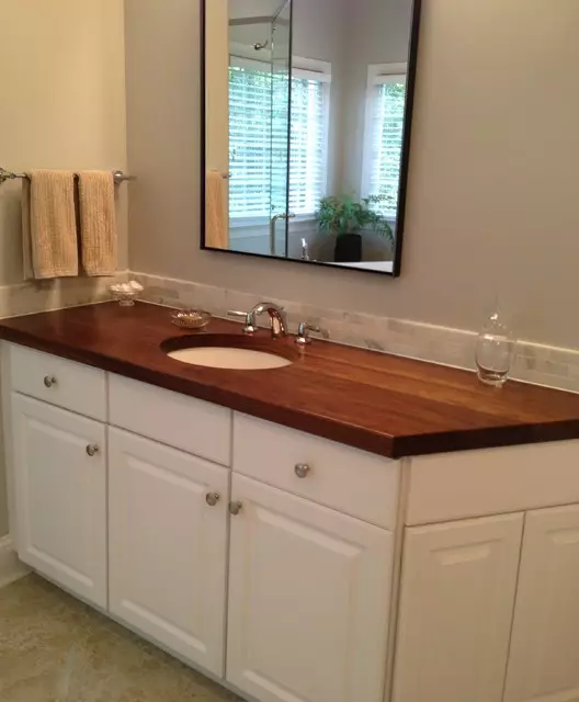 Countertop kayu ing kamar mandi: Pilihan ing ngisor tabel sink saka slaba, larutan lan saka bahan liyane 10415_31