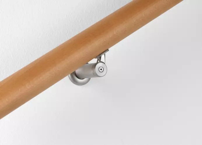 Handrails untuk bilik mandi (40 foto): Pilih pemegang di dinding pada penyedut vakum dan model sokongan lain. Bagaimana untuk meletakkan mereka? 10418_16