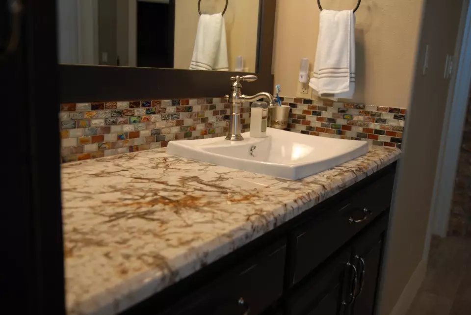 Mark卫生间台面：在浴室中选择白色和其他颜色的大理石成型型号 10423_15