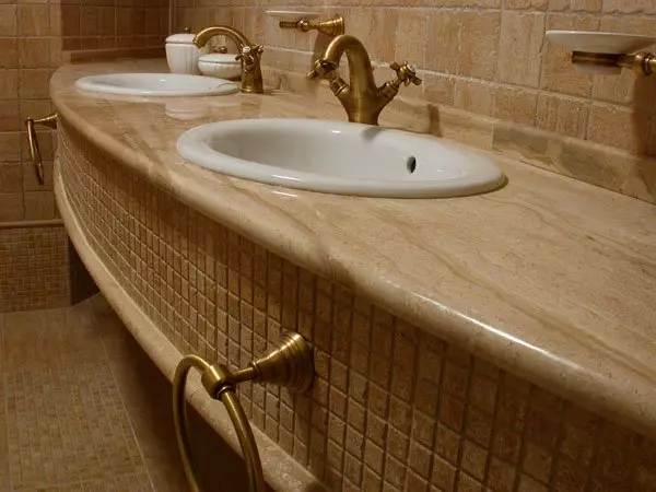 Mark vannas istabas countertops: izvēlieties marmora veidnes baltā un citas krāsas vannas istabā 10423_19