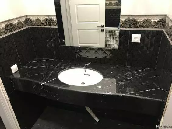 Mark vannas istabas countertops: izvēlieties marmora veidnes baltā un citas krāsas vannas istabā 10423_25