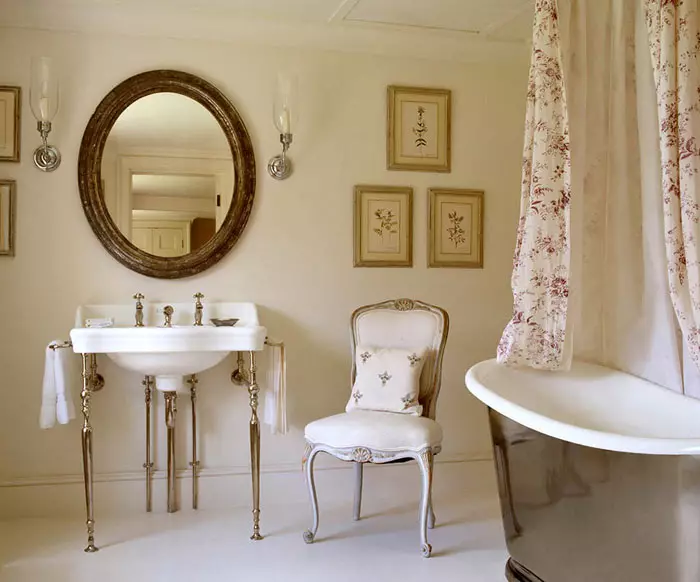 Miroir rond dans la salle de bain: miroirs design dans un cadre en bois, miroirs ronds de couleur noire et autre pour la salle de bain 10427_13