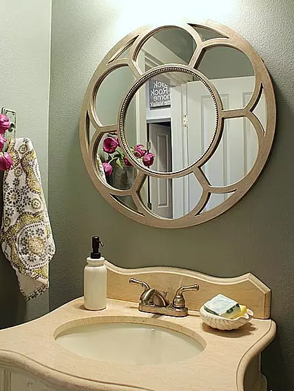 Miroir rond dans la salle de bain: miroirs design dans un cadre en bois, miroirs ronds de couleur noire et autre pour la salle de bain 10427_34