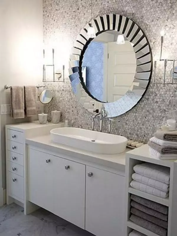 Miroir rond dans la salle de bain: miroirs design dans un cadre en bois, miroirs ronds de couleur noire et autre pour la salle de bain 10427_35