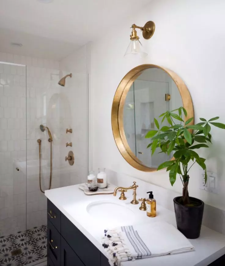Miroir rond dans la salle de bain: miroirs design dans un cadre en bois, miroirs ronds de couleur noire et autre pour la salle de bain 10427_38